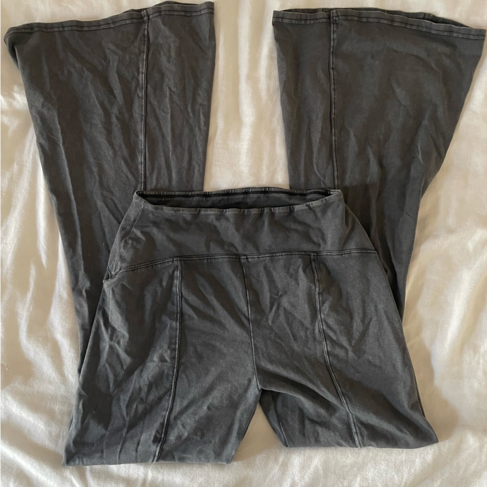 urban outfitters flare leggings